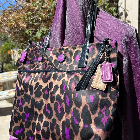 Coach Signature Ocelot Leopard Print Tote & Wristlet ๐๐ - Picture 5 of 13